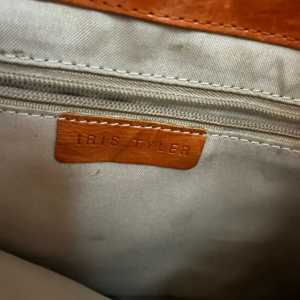 IRIS TYLER Elegant Tan Leather Shoulder Bag; measurements: 12x7 & 24 “ chain